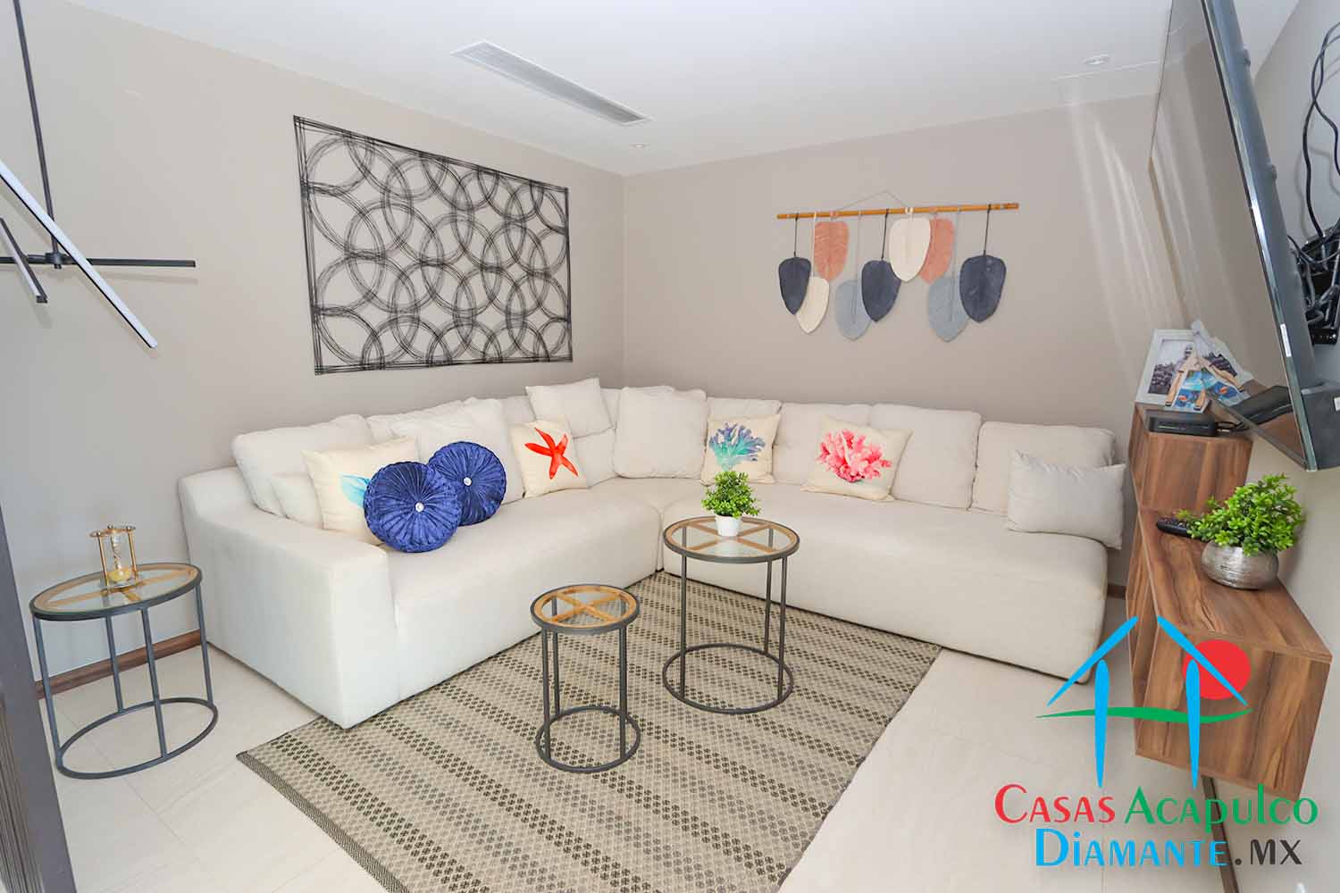 La Isla Fiji PH V - Sala de televisión 1